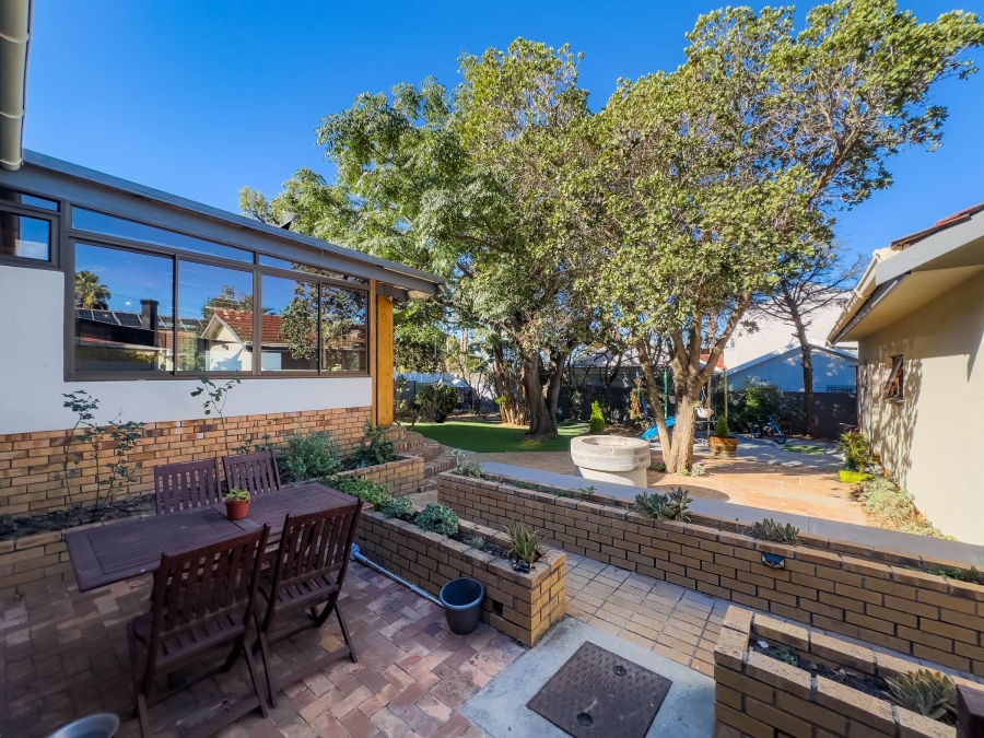 5 Bedroom Property for Sale in La Rochelle Western Cape